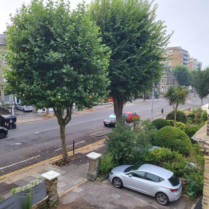 5 Luxury Spacious Loft - Prime Location - Comfortable Bed & Sofa Hove Buitenkant foto