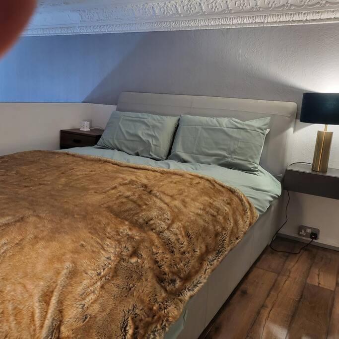 5 Luxury Spacious Loft - Prime Location - Comfortable Bed & Sofa Hove Buitenkant foto