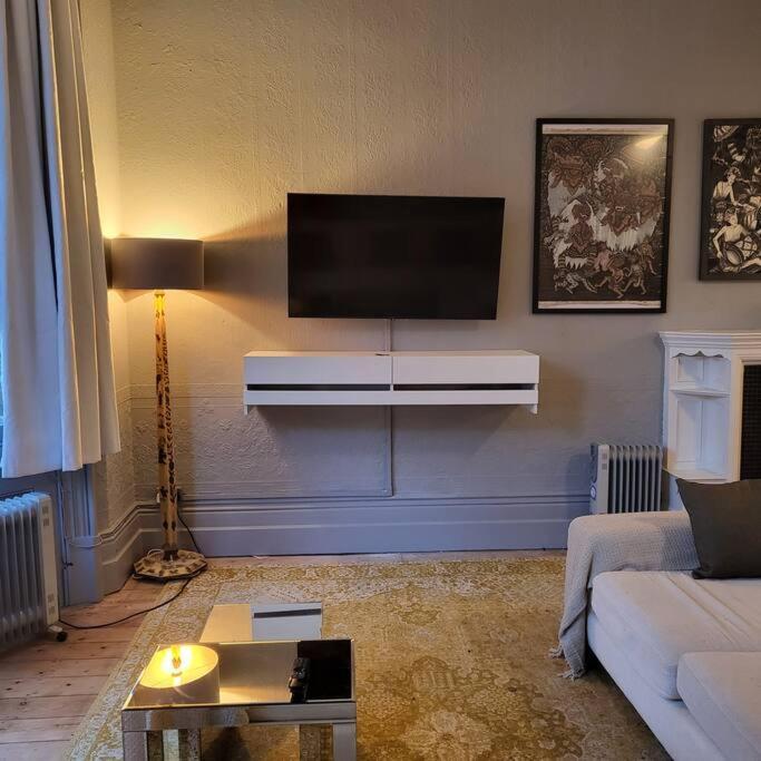5 Luxury Spacious Loft - Prime Location - Comfortable Bed & Sofa Hove Buitenkant foto